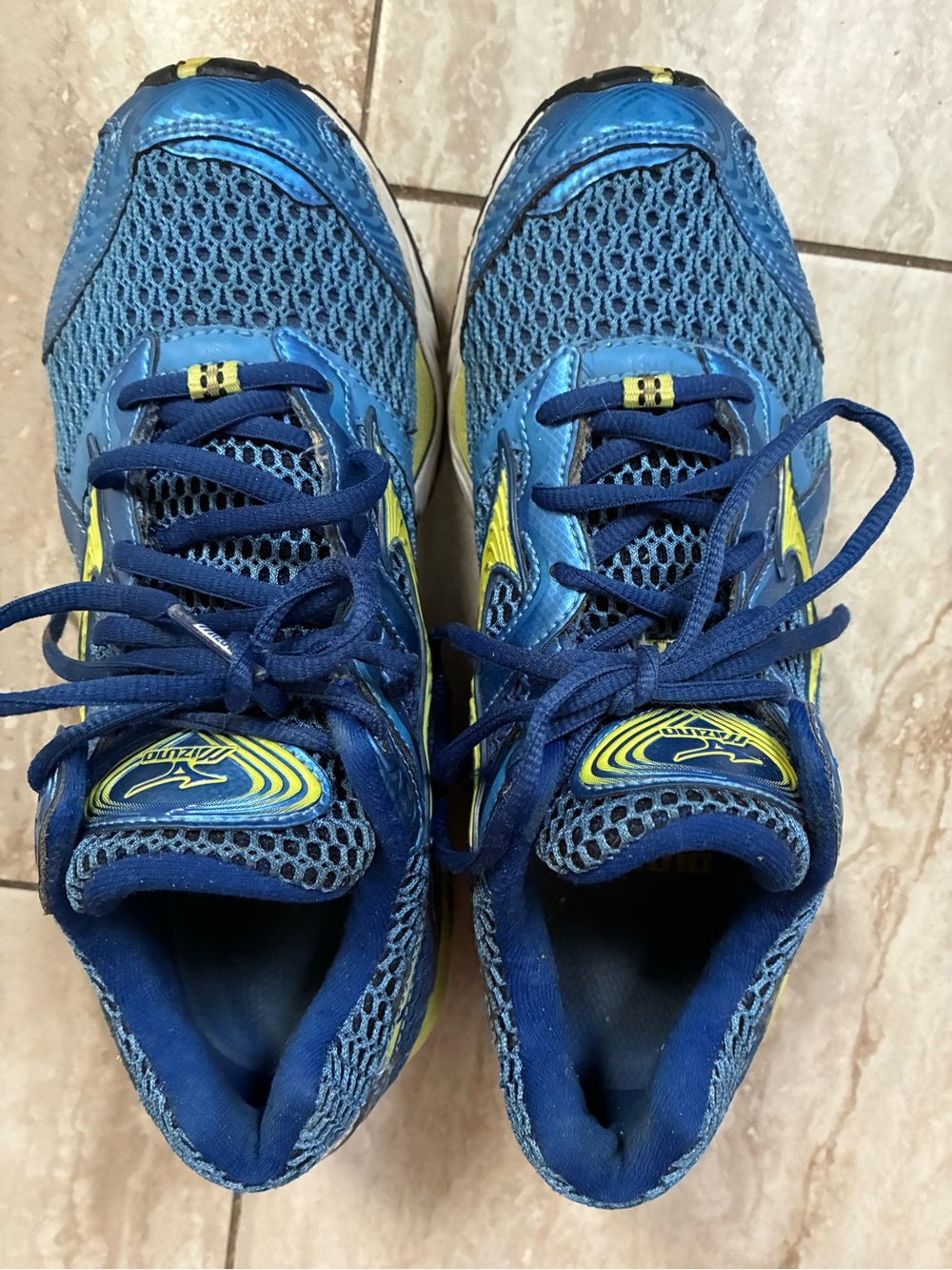 Mizuno Kids Blue and Yellow Mesh Athletic Sneakers